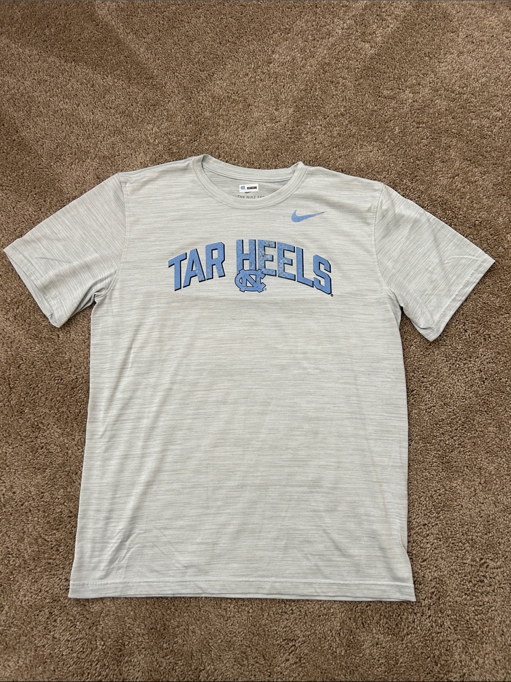 Nike UNC Tar Heels Mens M Gray Dri-Fit Short Sleeve T-Shirt